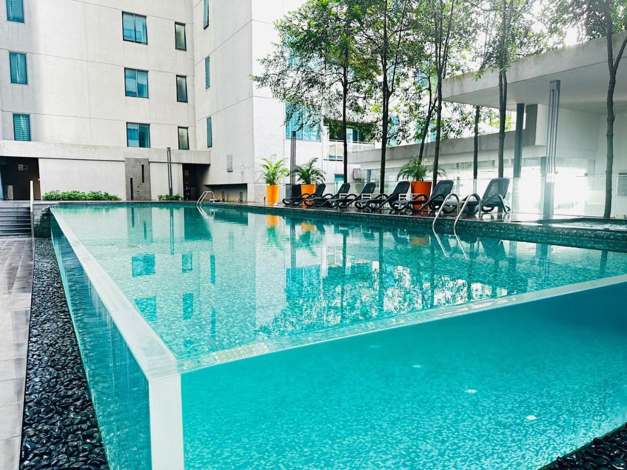 Summer Suites Klcc By Purple Orchid Kuala Lumpur Dış mekan fotoğraf
