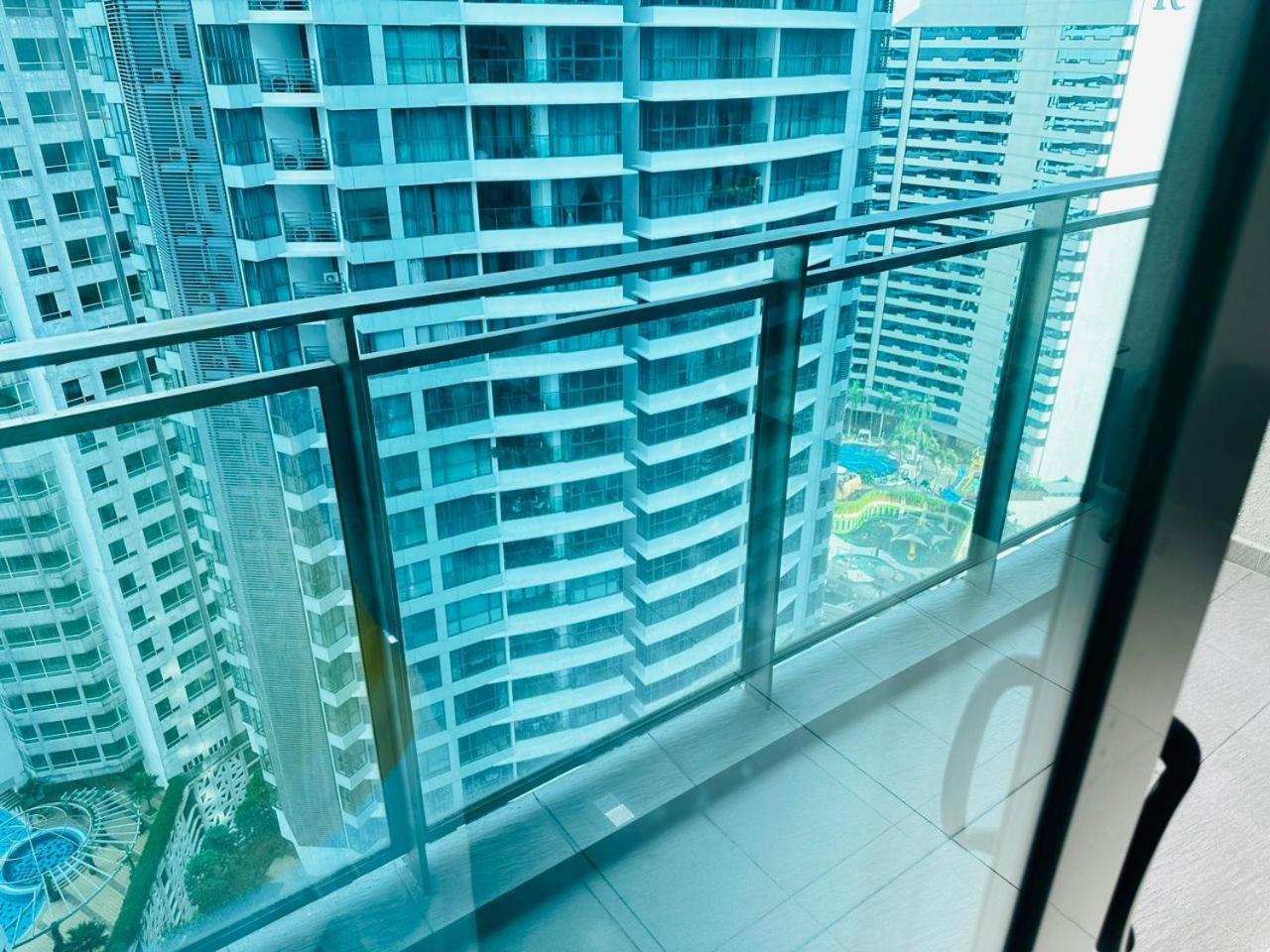 Summer Suites Klcc By Purple Orchid Kuala Lumpur Dış mekan fotoğraf