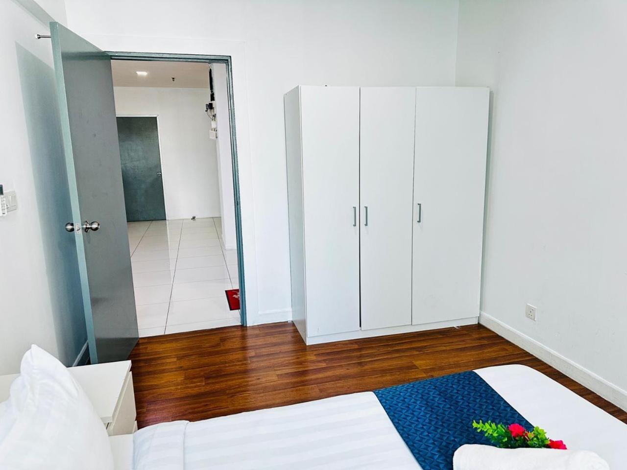 Summer Suites Klcc By Purple Orchid Kuala Lumpur Dış mekan fotoğraf